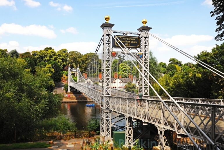 queens park suspension bridge