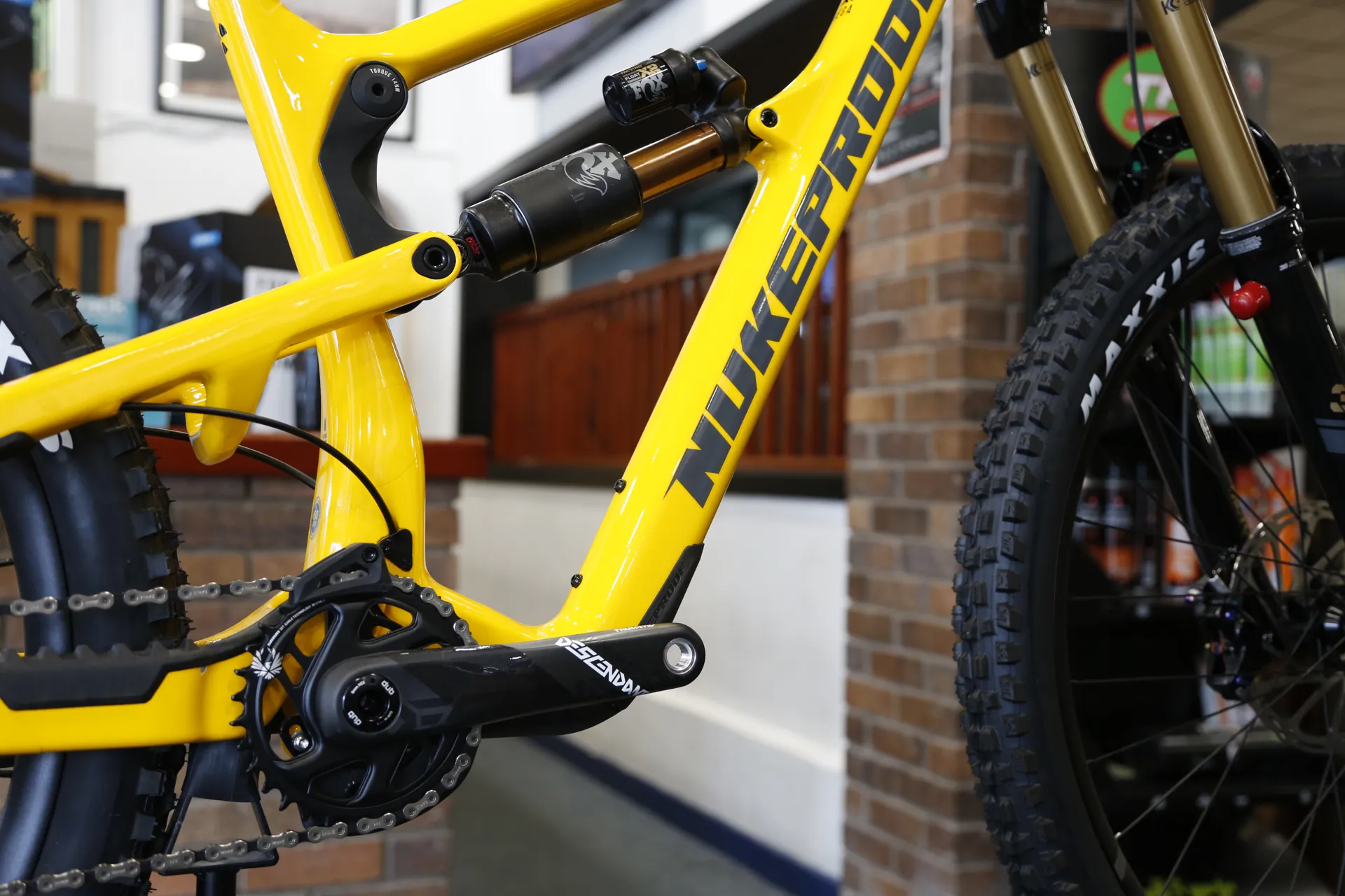 Nukeproof Mega 297 MX Factory LTD Carbon Yellow